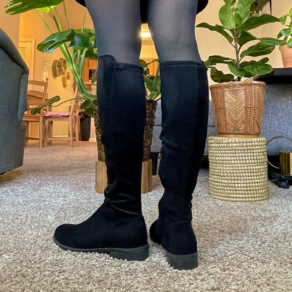 Shoes - Black velvet boots